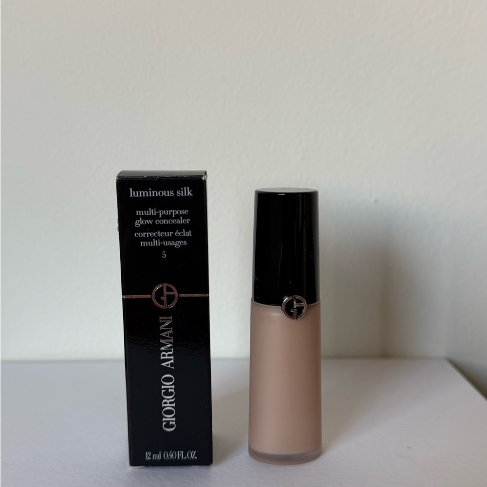 Armani Luminous Silk Multi-Purpose Glow Concealer - Cream 5 - NO BOX but new